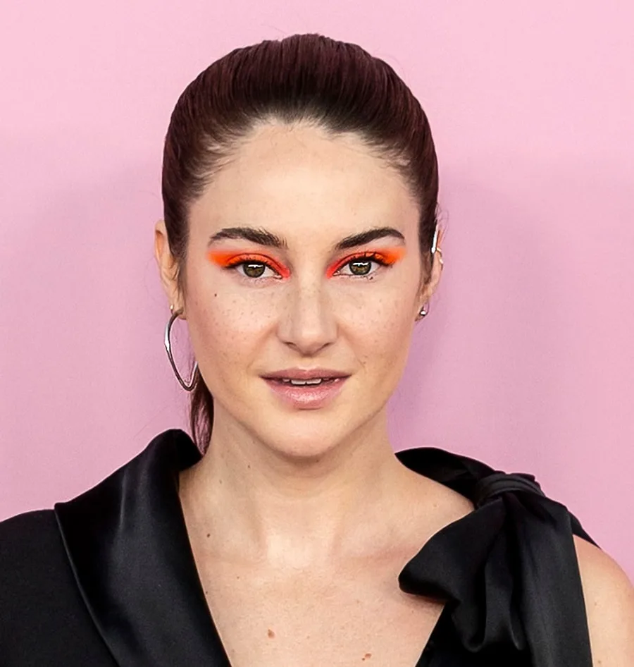 Shailene Woodley With Sleek Ponytail