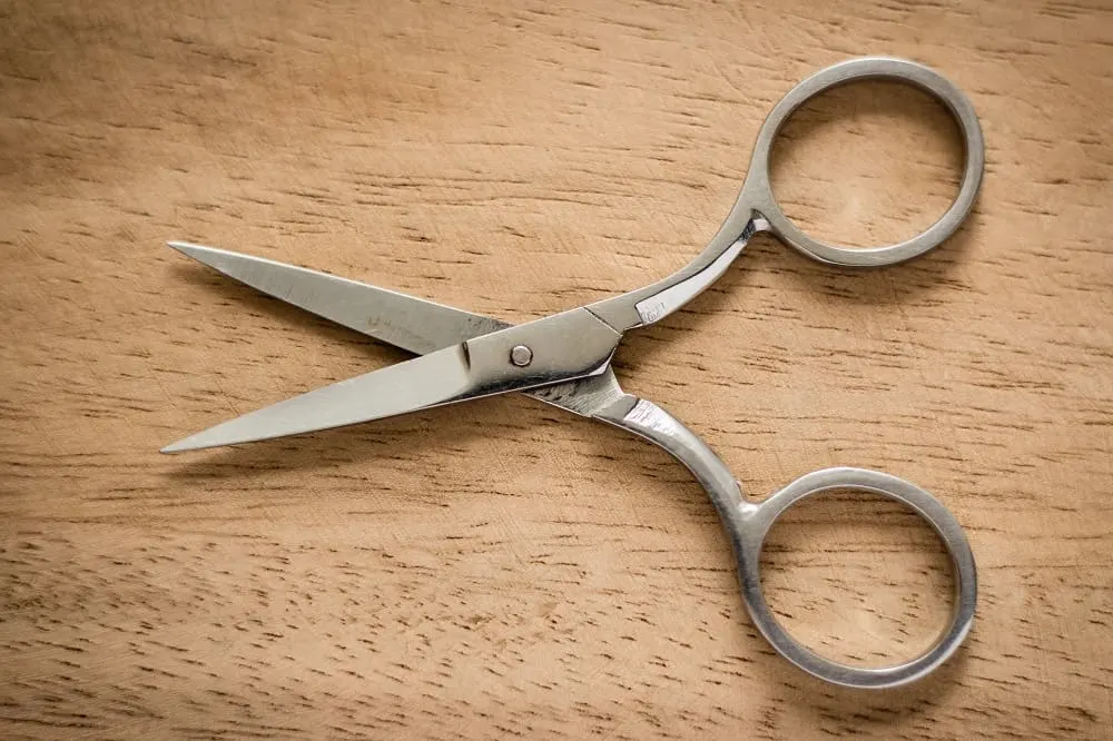 Short-Blade Scissors