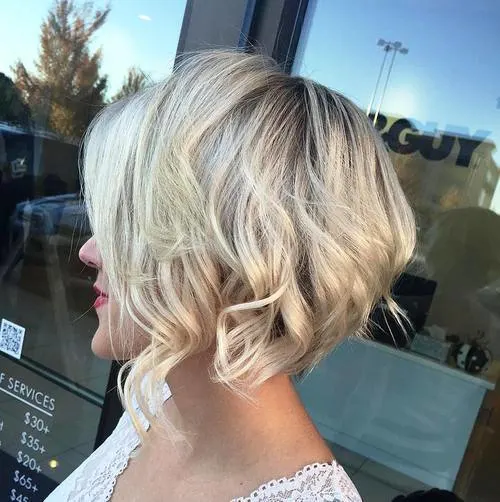 Nice short bob haircut for girl