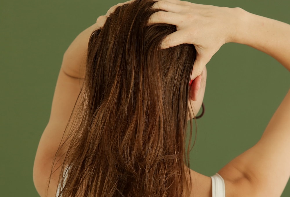 Thin Hair Mistakes to Avoid - using oils