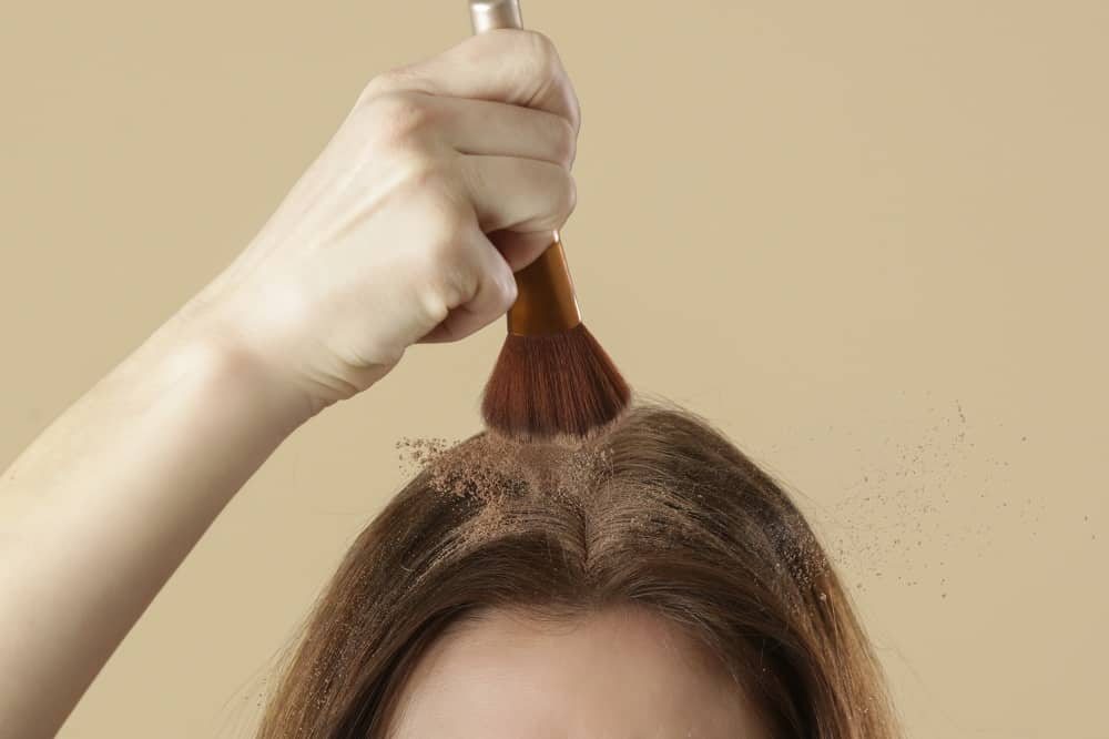 Use Dry Shampoo Powder to Add Texture to Straight Hair