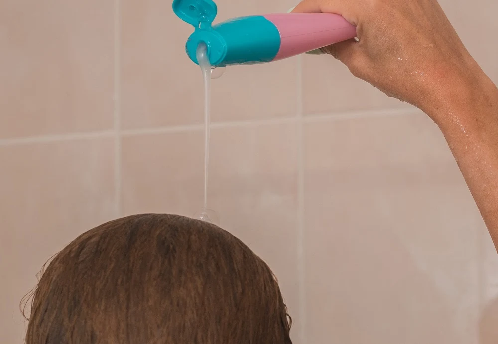 Using Shampoo to Wash Off Hair Dye