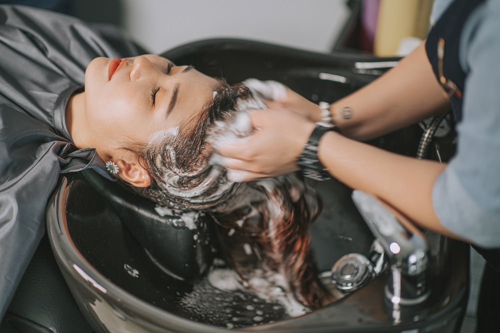 5 Reasons Why Salons Wash Your Hair After Coloring – HairstyleCamp