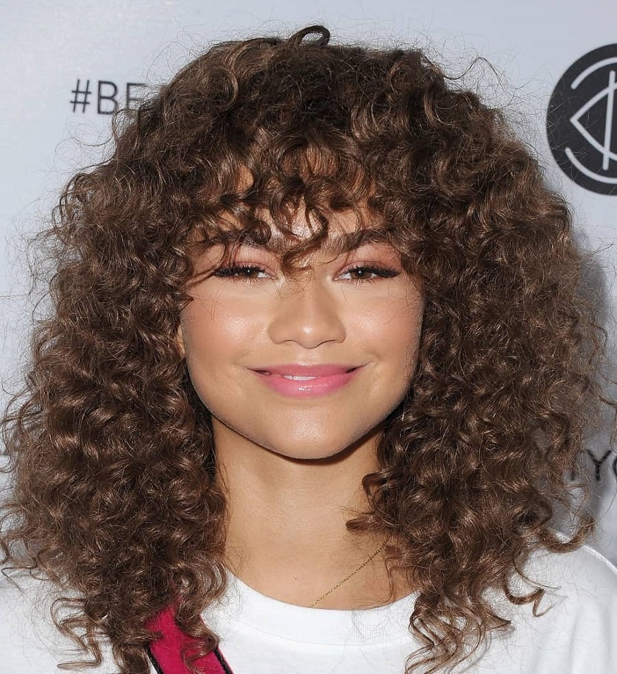 Zendaya with 90s curly hairstyle