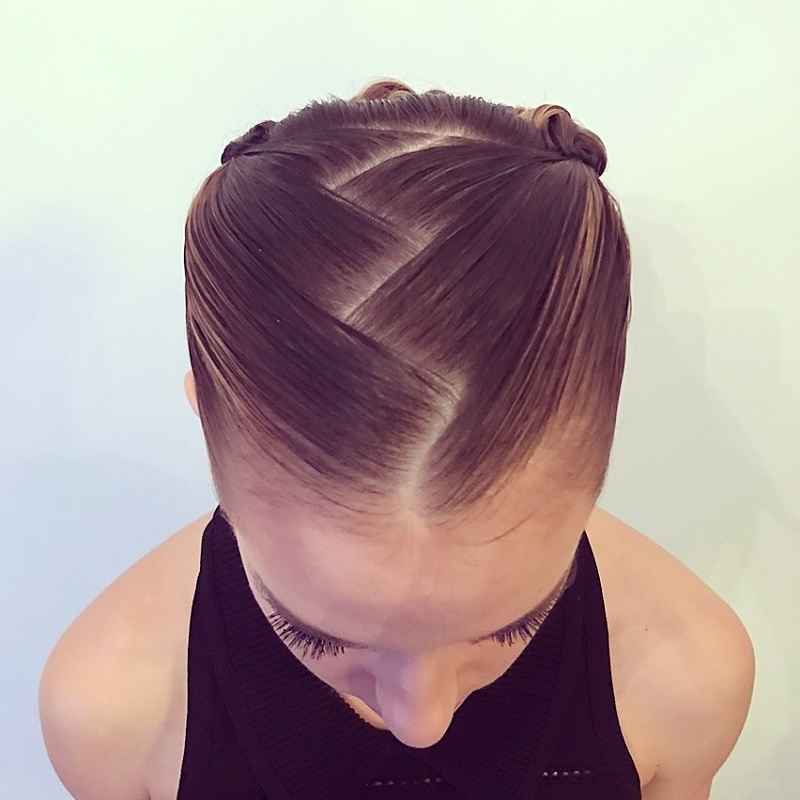 Zipper Buns with Zigzag Partings