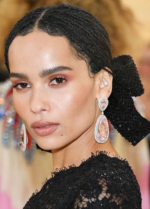 How To Style Zoe Kravitz Braids + 5 Classy Styles