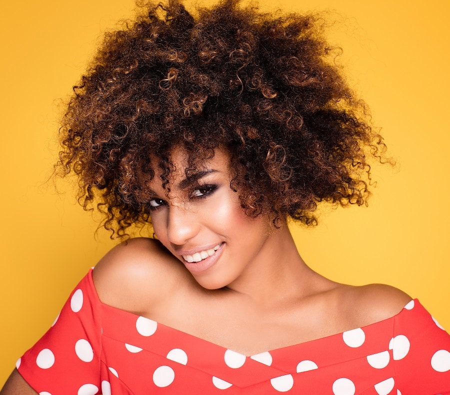 afro curls for women with oval faces
