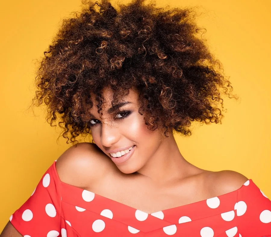 afro curls for women with oval faces