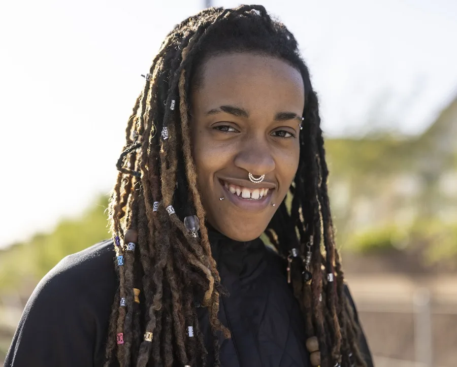 androgynous hairstyle