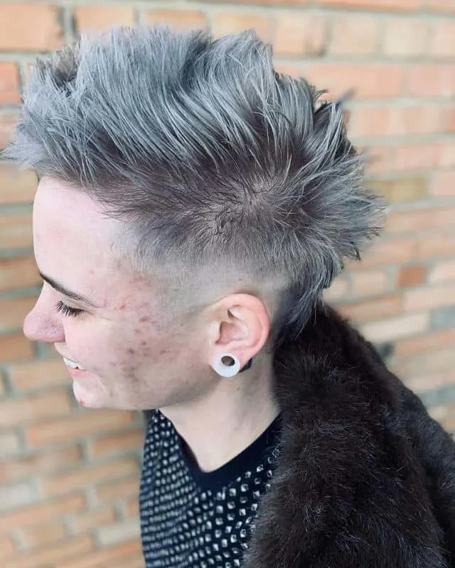 31 Outlandish Androgynous Hairstyles for Girls [2024 Trend]