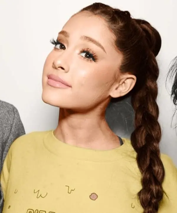 Curly hairstyles of Ariana Grande 