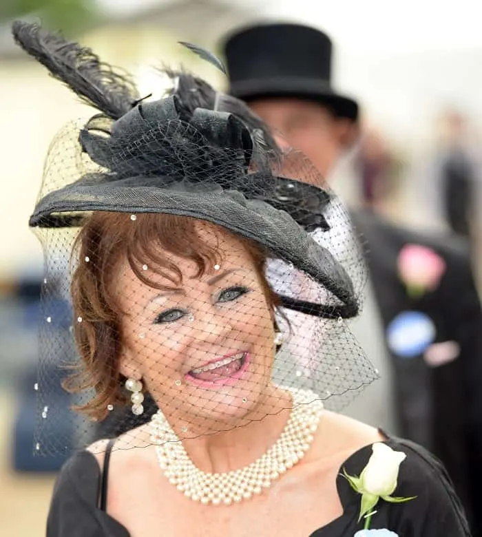 ascot cap for woman with short hair