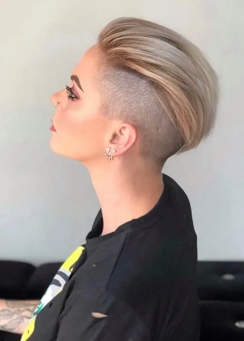 short dark ash blonde hairstyles for women