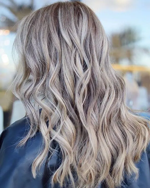 40 Ideas of Blonde Hairstyles With Lowlights (2023 Trends)