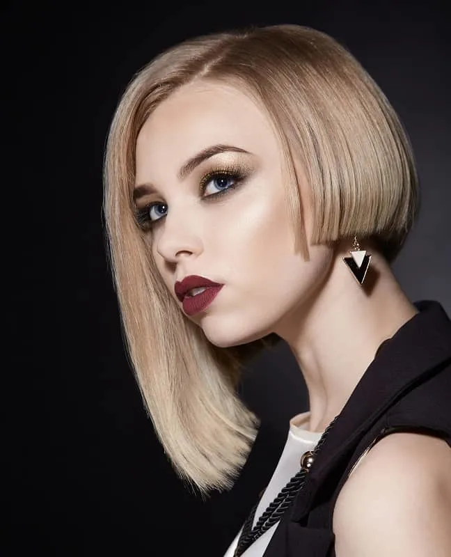 asymmetrical bob with side part