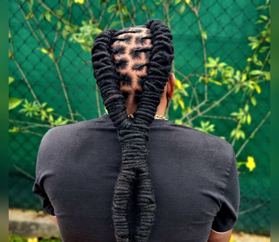 bad hairstyle with twists