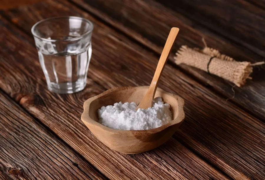 baking soda to brighten gray hair