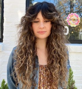 25 On-Trend Curtain Bangs for Curly Hair in 2023 – HairstyleCamp