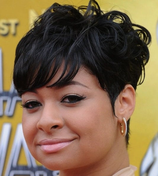 short choppy bangs for round faced women