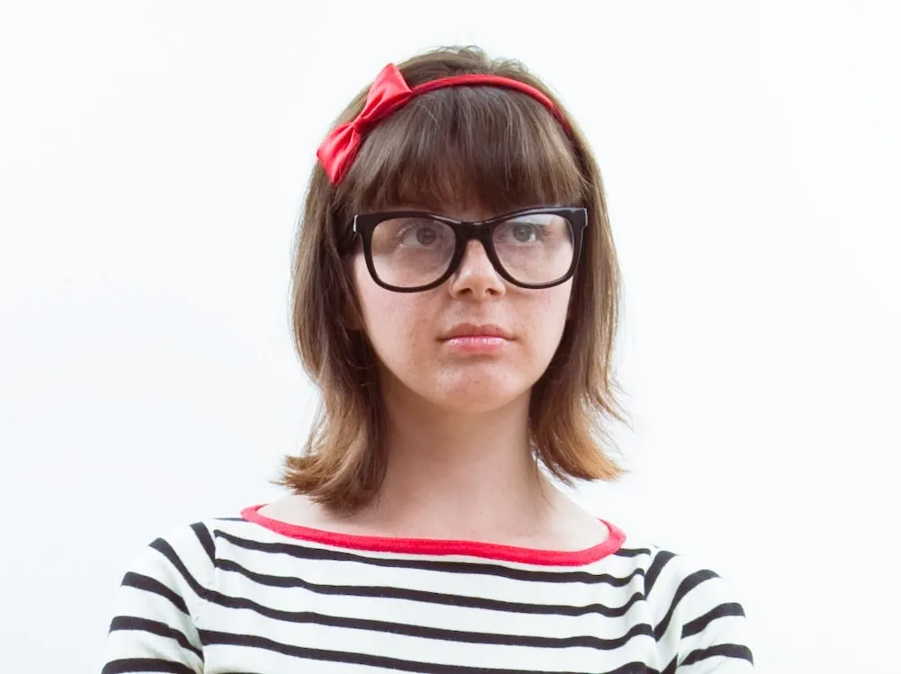 bangs for round faces with glasses and headband