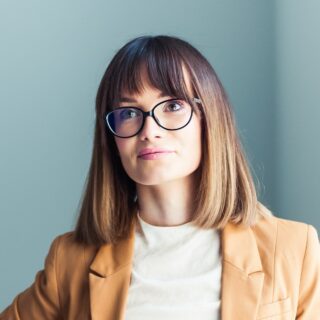 bangs for square faces with glasses