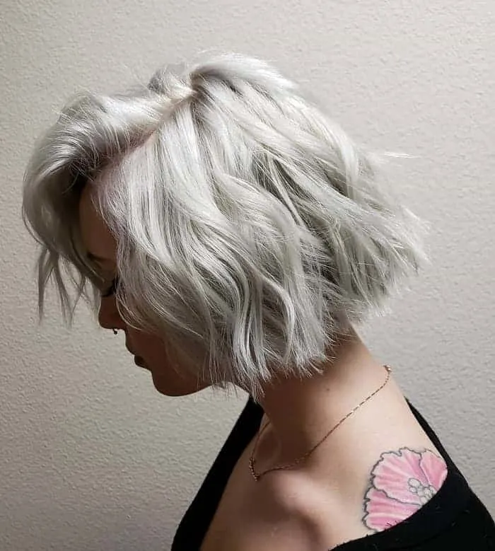 short platinum hair with beach waves