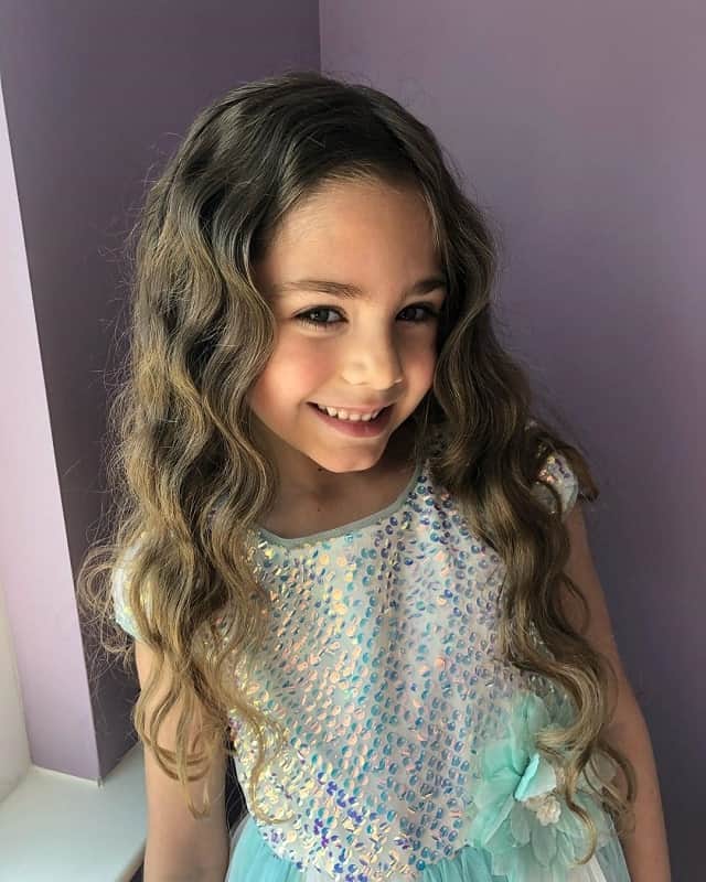 beach wavy hair for little girl