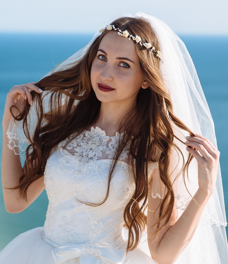 beach wedding hairstyle with veil