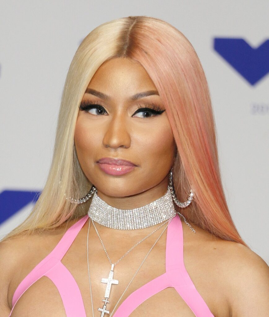 black celebrity rapper with blonde hair-Nicki Minaj