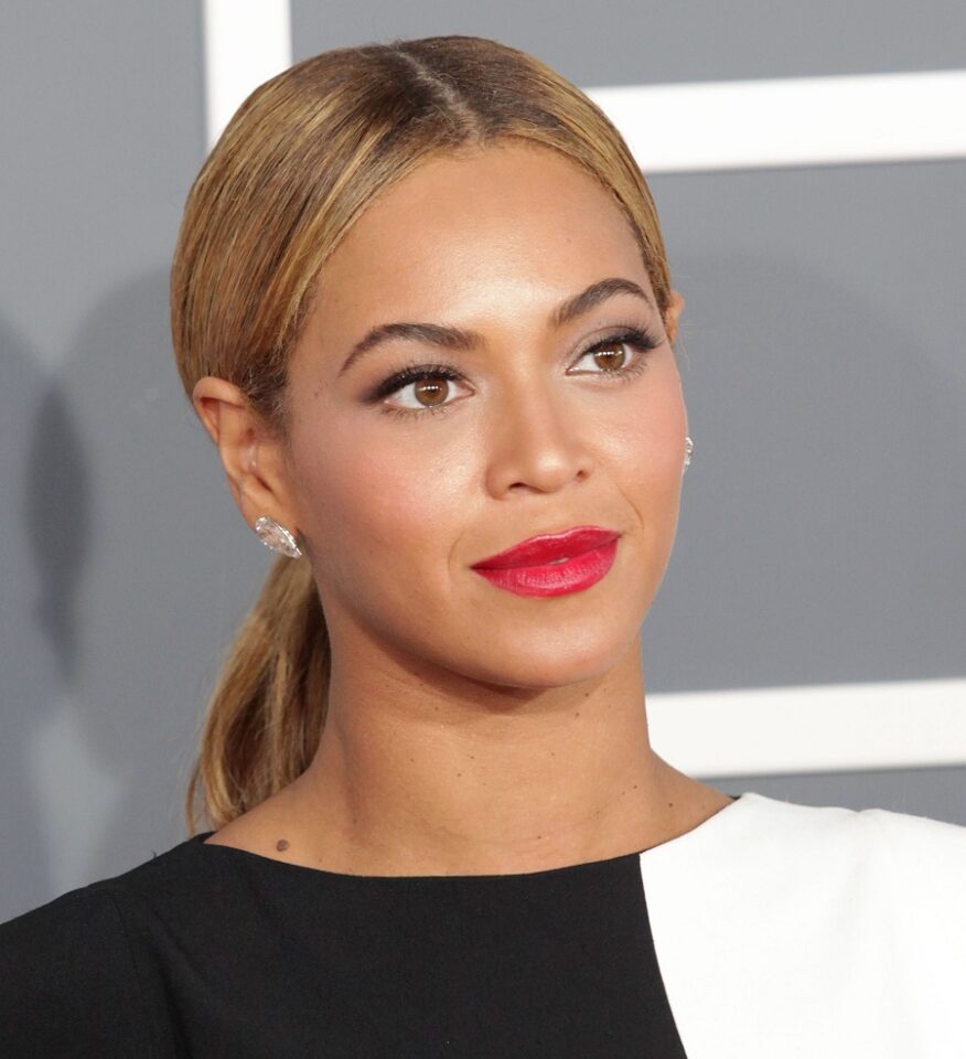 30 Famous Black Celebs With Blonde Hair (2024 List)