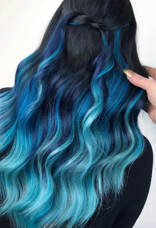 pastel blue hair tips
