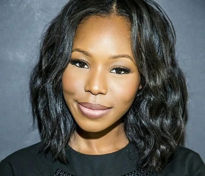 Image of Loose waves hairstyle for black girl