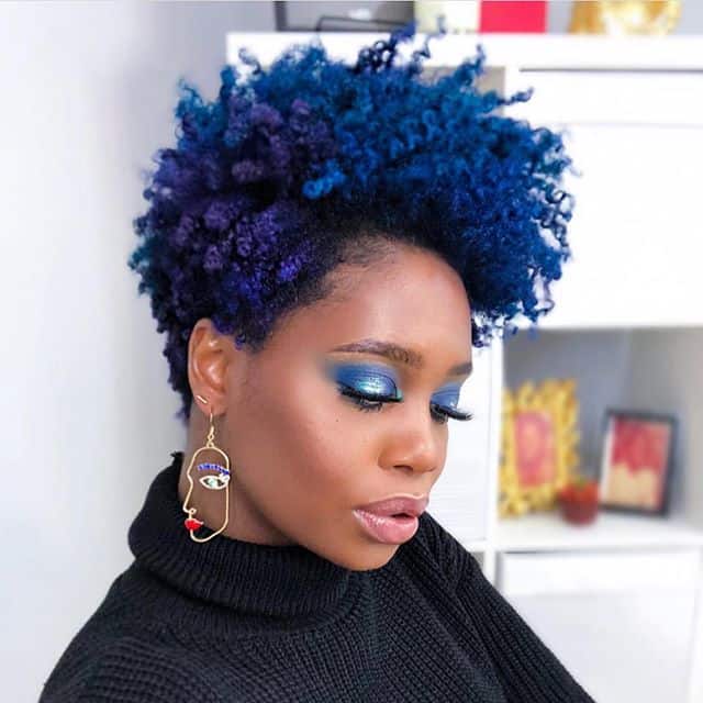 20 Magnetizing Hairstyles with Dark Blue Hair Color