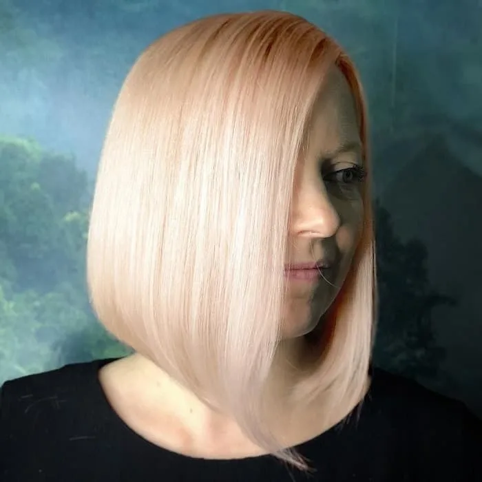 50 Cute & Youthful Blonde Bob Haircuts for 2024