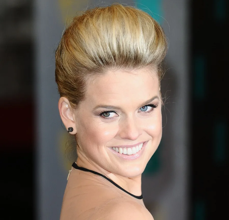 blonde actress Alice Eve with blue eyes