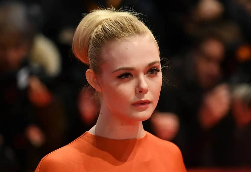 blonde actress - Elle Fanning