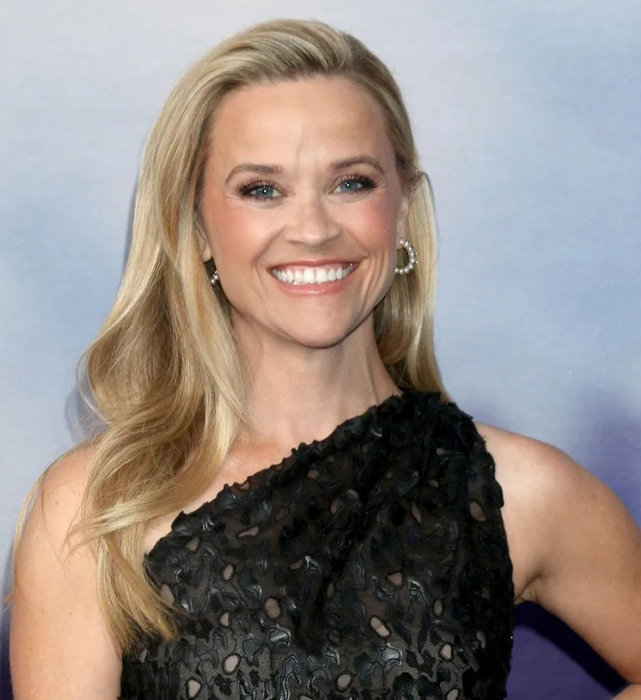 blonde actress in their 40s-Reese Witherspoon