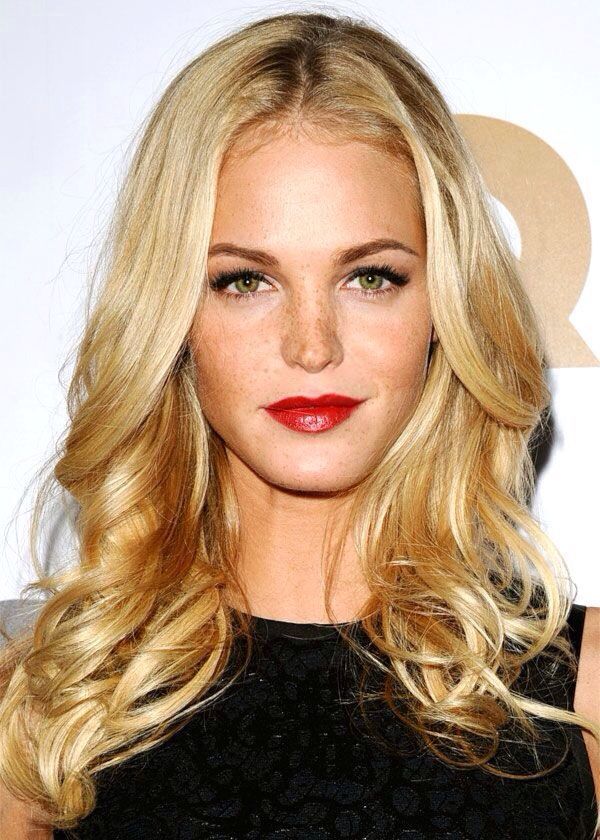 30 Ideal Blonde Hairstyles For Green Eyes 2024 Trends 