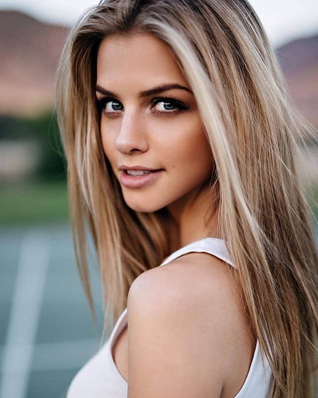 23 Ideal Blonde Hairstyles For Women With Blue Eyes