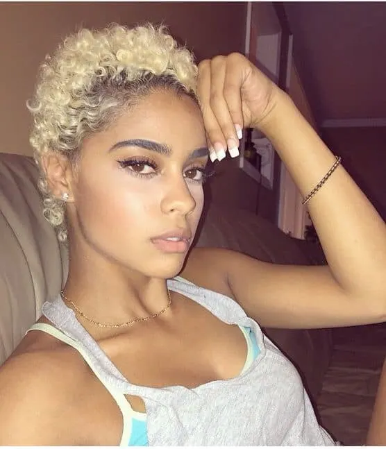 curly blonde hair for brown skinned women