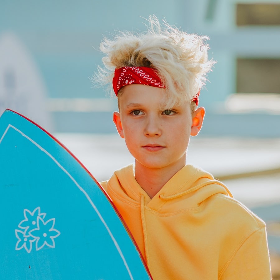 blonde hairstyle for surfer boys