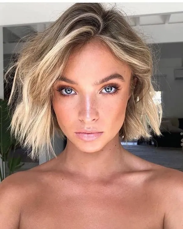 short hairstyles blonde with lowlights