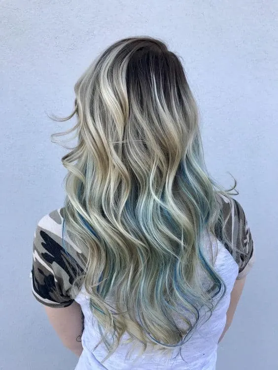 blue highlights on blonde wavy hair