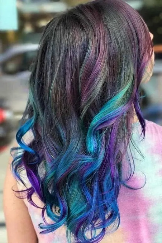 wavy hair with blue highlights