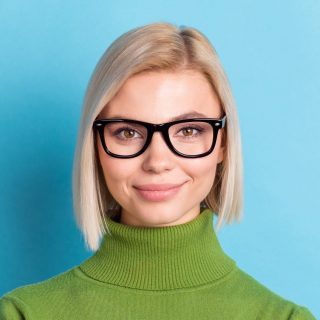 bob hairstyle for women with glasses