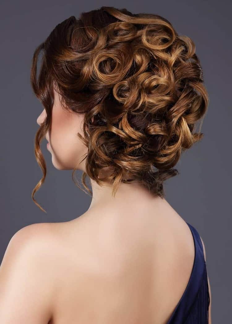bridesmaid's hairstyle for one shoulder dress