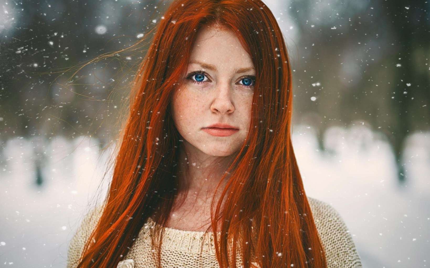 8. How to Style Auburn Hair with Blue Eyes and Freckles - wide 1