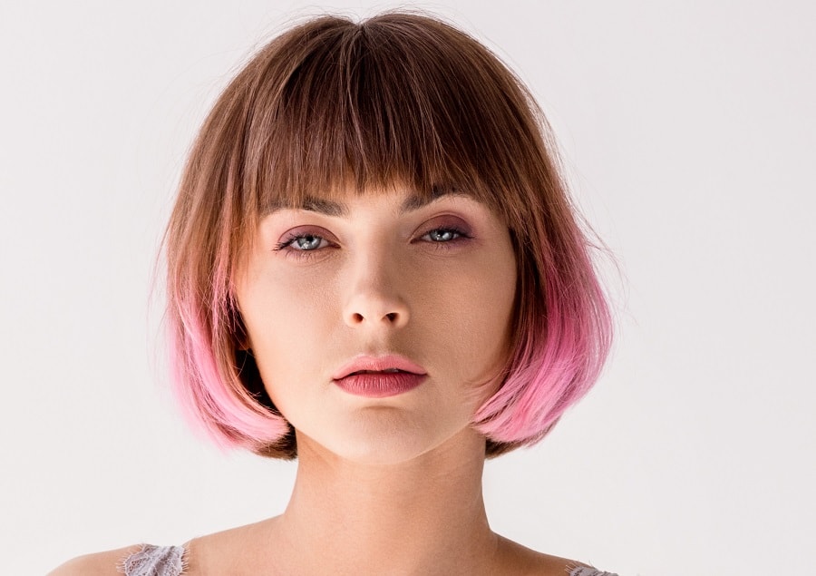 brown bob with pastel pink highlights