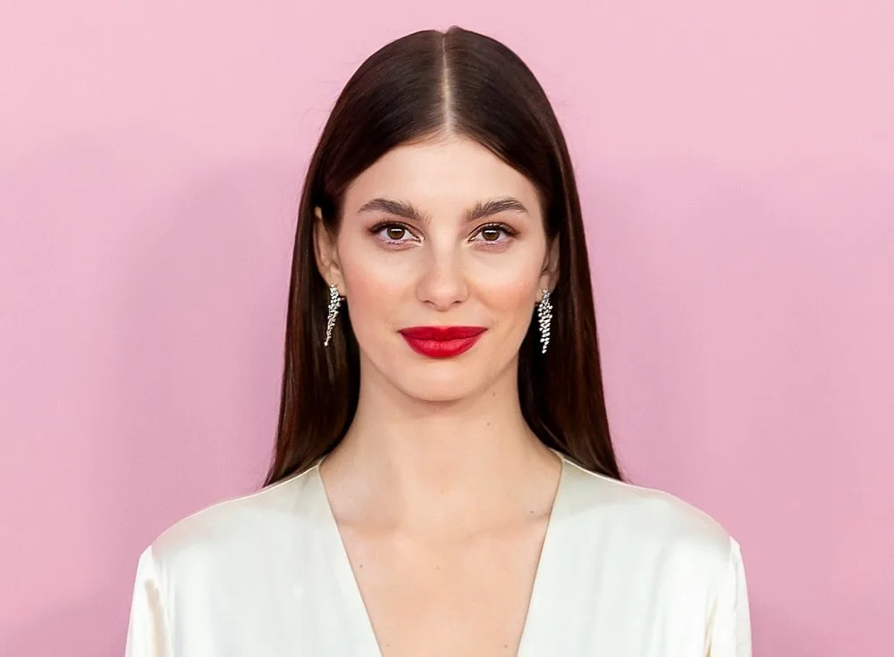 brunette actresses Under 30 - Camila Morrone