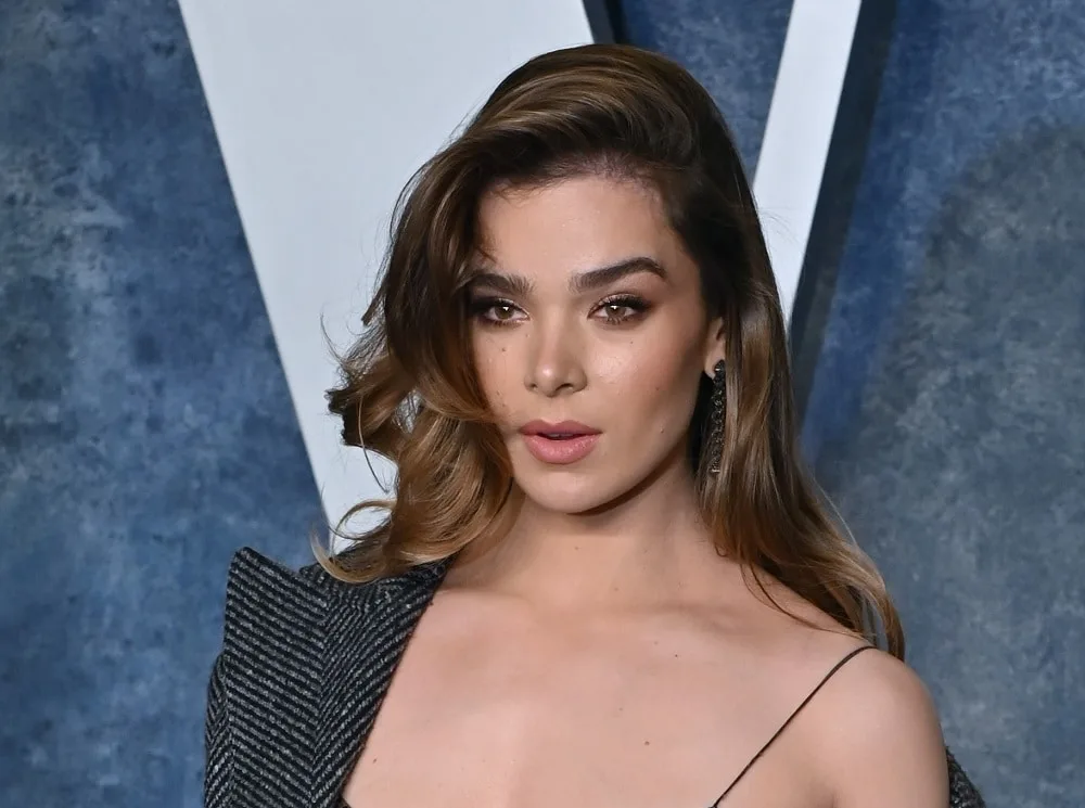 brunette actresses Under 30 - Hailee Steinfeld